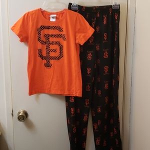 San Francisco Giants T-Shirt and Bottom.